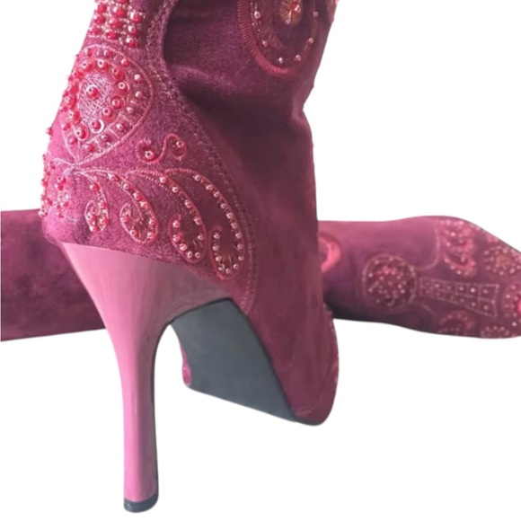 Rouge Stiletto Boots Womens Size 7 Magenta Burgundy Embroidered Beaded - Picture 5 of 9